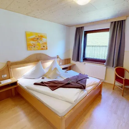 Presslauer Otel