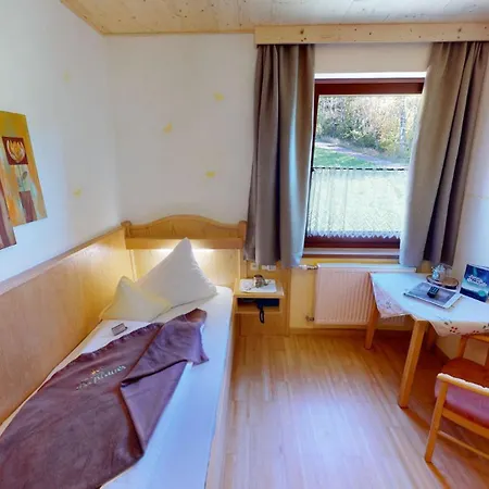 酒店 披若斯劳尔山酒店