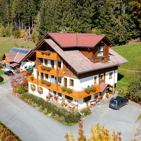 Presslauer 3* Jenig