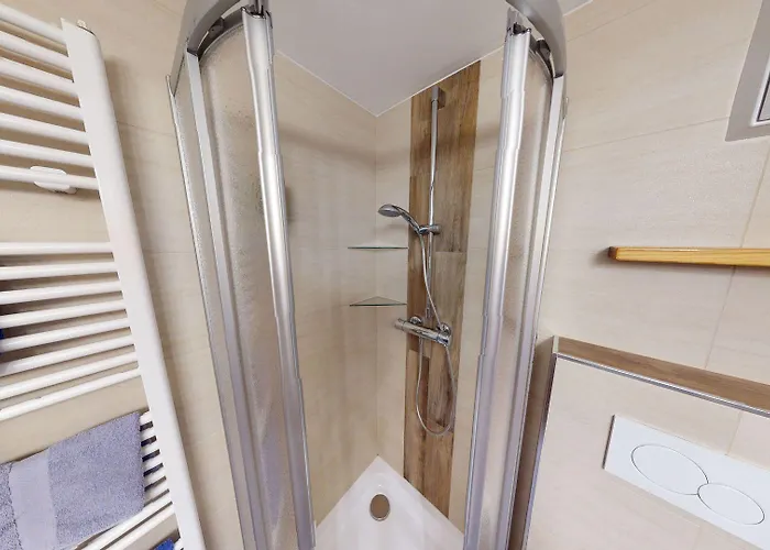 מלון Presslauer יאניג