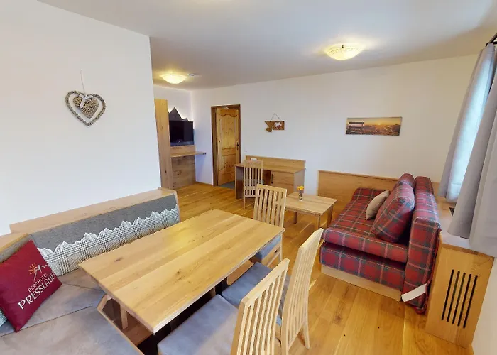 Presslauer מלון יאניג